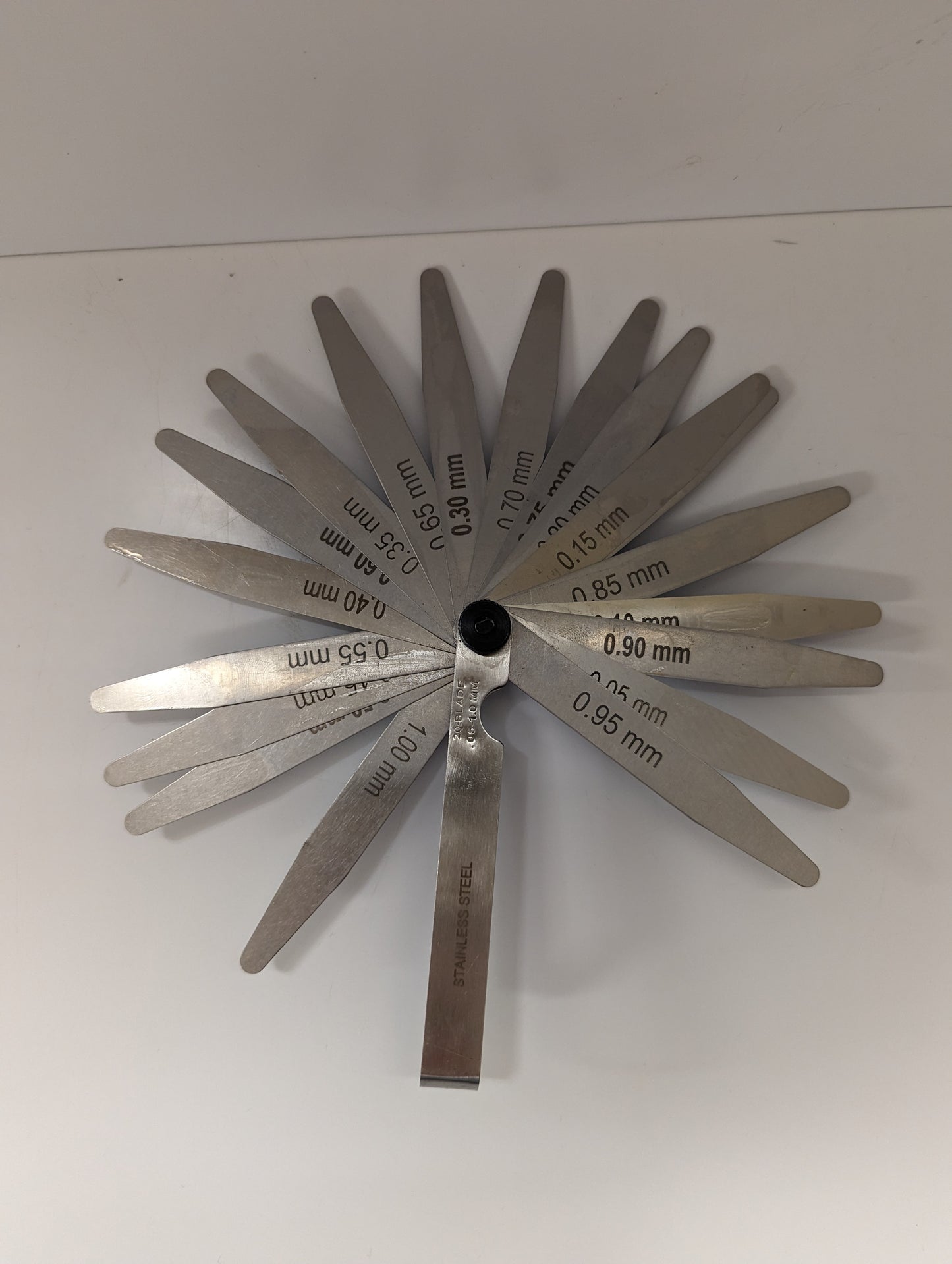 Faithful Metric Feeler Gauge