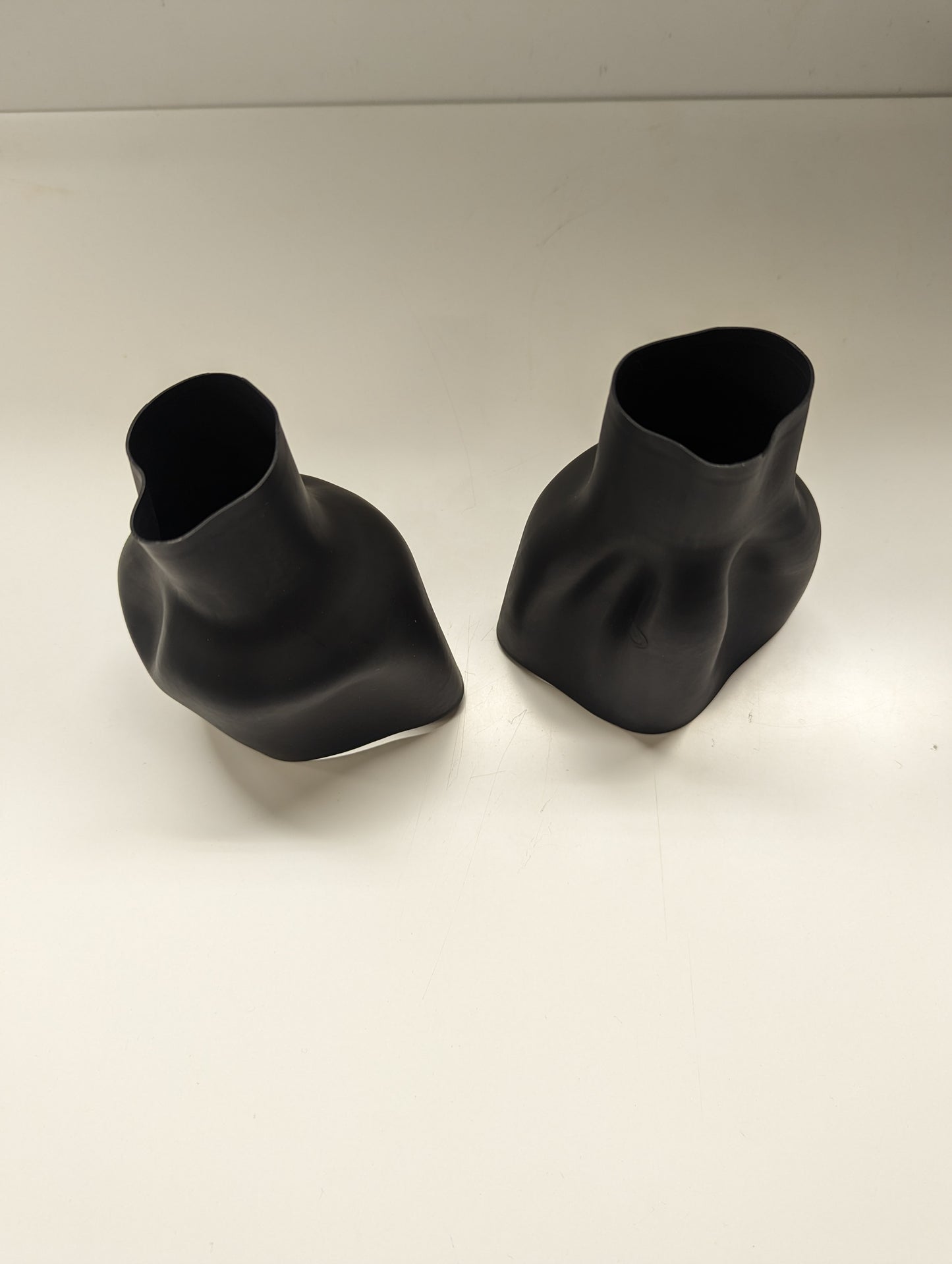 Pair of Latex Bottle Wrist Seals Standard Size