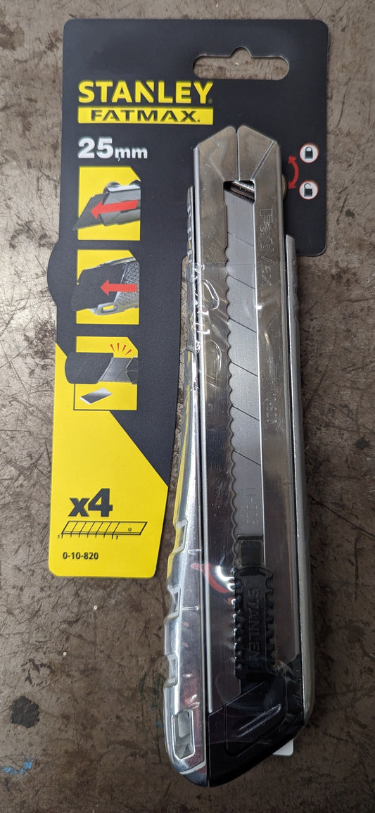 Stanley Fatmax Knife with 4 Blades